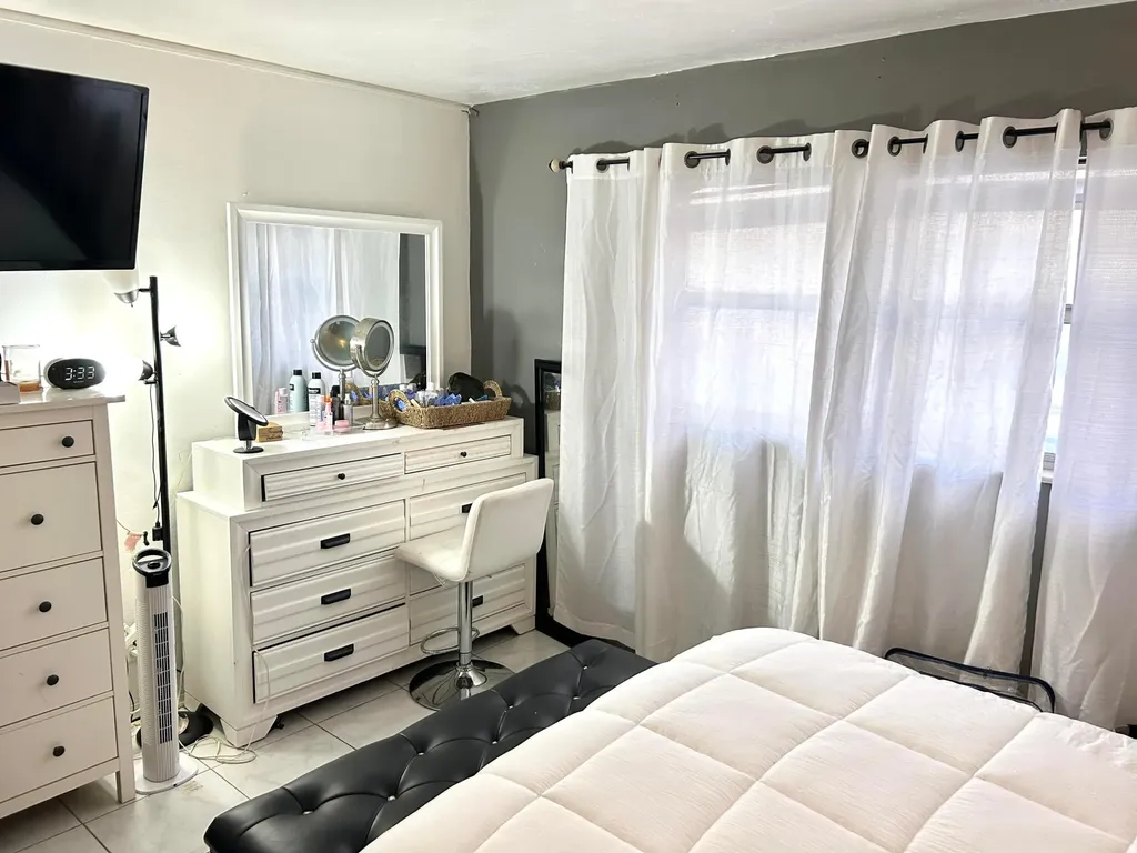515 S Crescent Drive Hollywood FL 33021