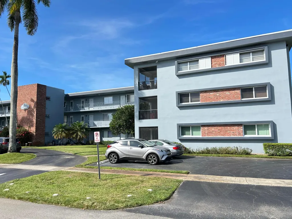 515 S Crescent Drive Hollywood FL 33021