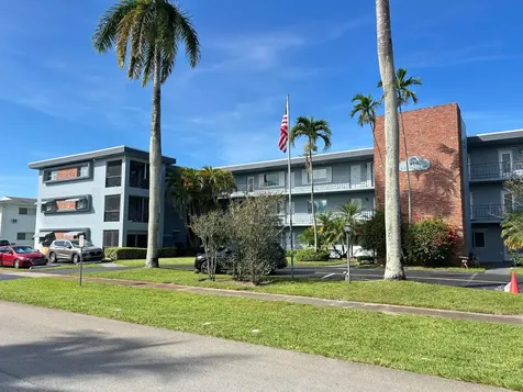 515 S Crescent Drive Hollywood FL 33021