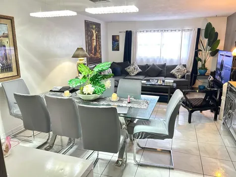 515 S Crescent Drive Hollywood FL 33021