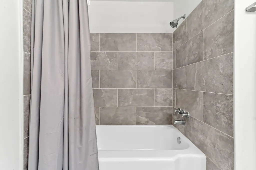 2898 SE 1st Place Boynton Beach FL 33435