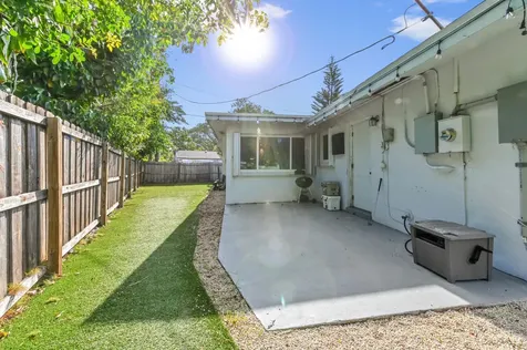 2898 SE 1st Place Boynton Beach FL 33435