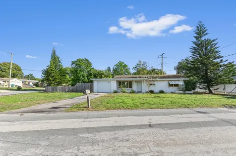 2898 SE 1st Place Boynton Beach FL 33435