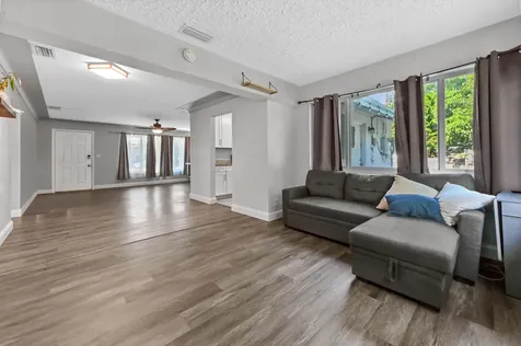2898 SE 1st Place Boynton Beach FL 33435