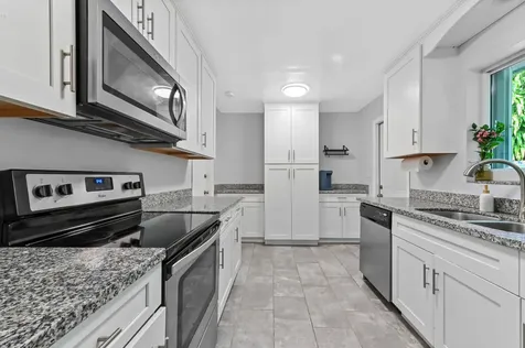 2898 SE 1st Place Boynton Beach FL 33435