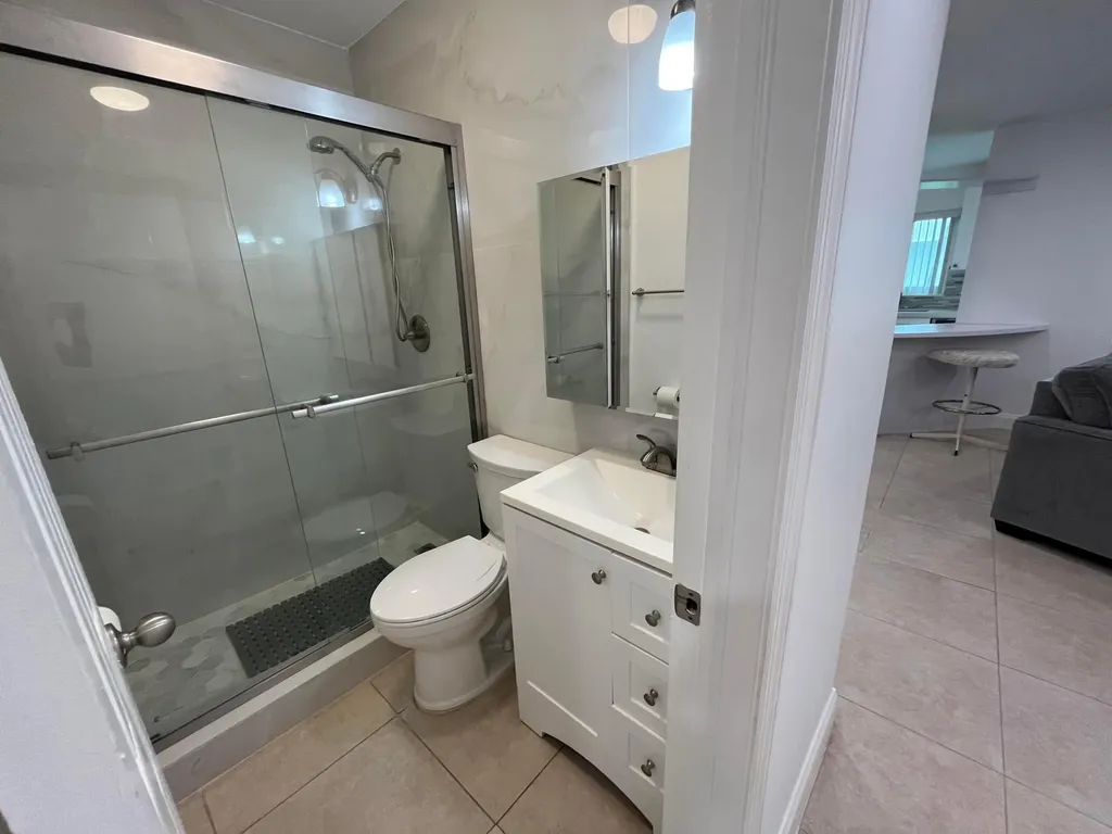2100 NE 38th Street Lighthouse Point FL 33064