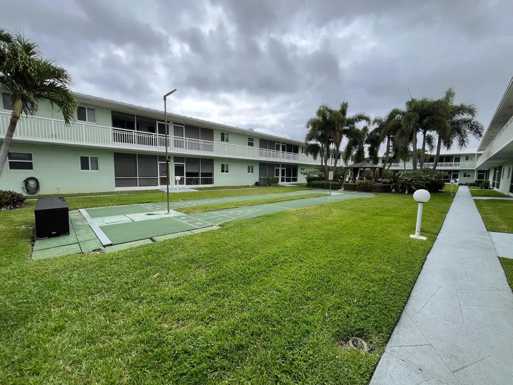 2100 NE 38th Street Lighthouse Point FL 33064