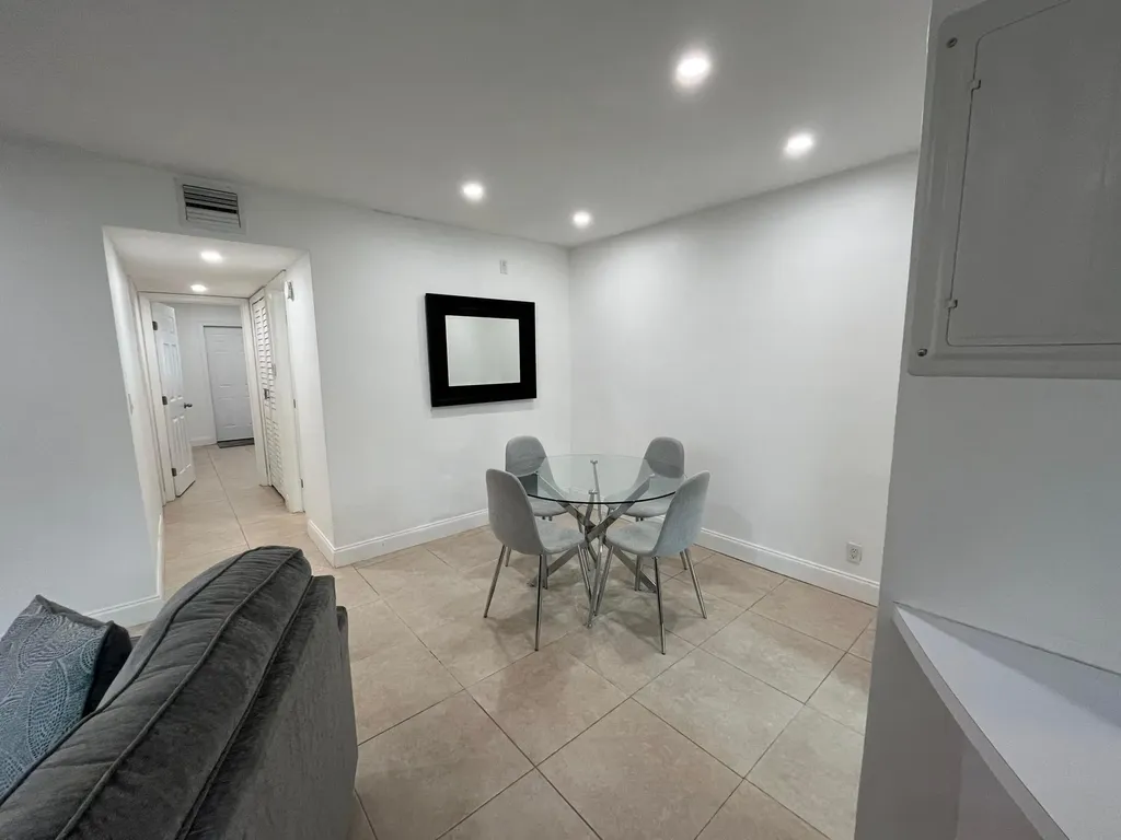 2100 NE 38th Street Lighthouse Point FL 33064