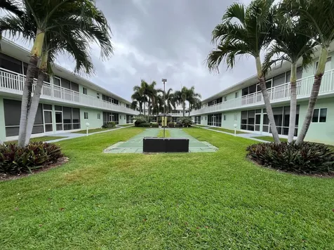 2100 NE 38th Street Lighthouse Point FL 33064