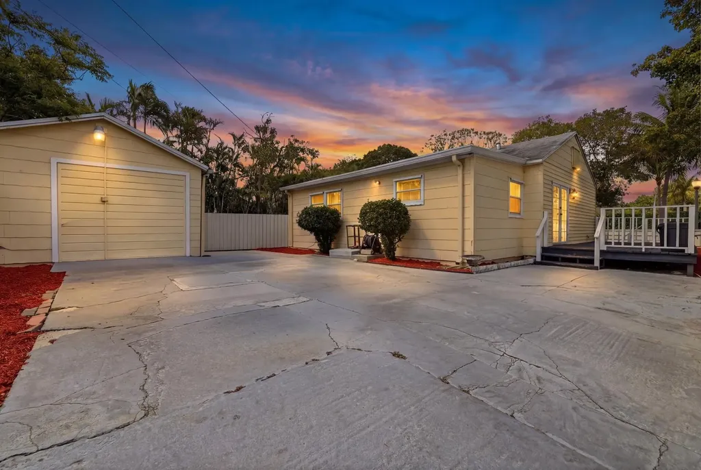 6600 Garden Avenue West Palm Beach FL 33405