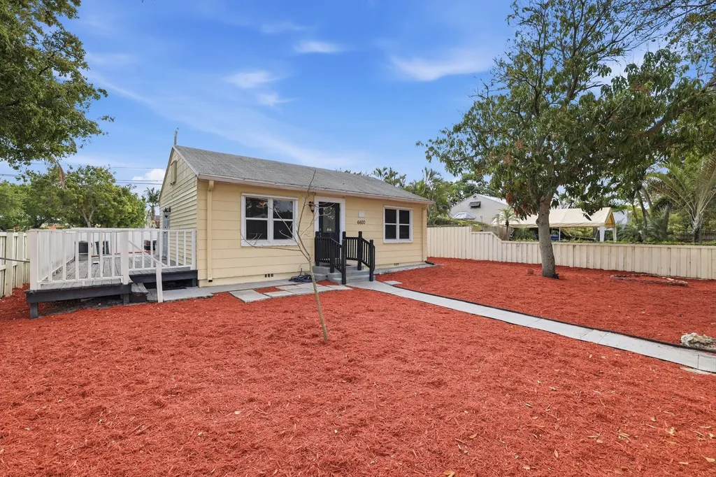 6600 Garden Avenue West Palm Beach FL 33405
