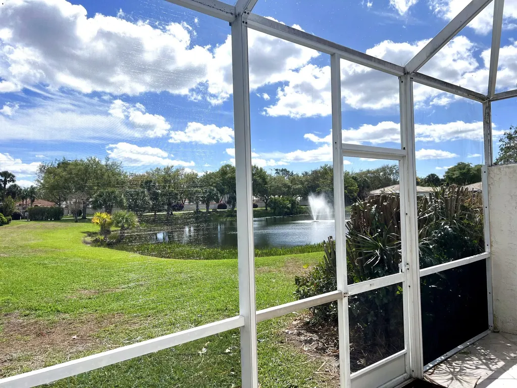 9624 Crescent View Drive N Boynton Beach FL 33437