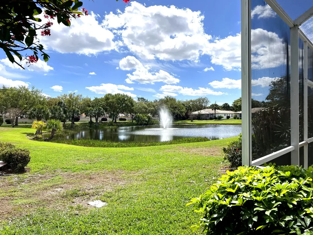 9624 Crescent View Drive N Boynton Beach FL 33437