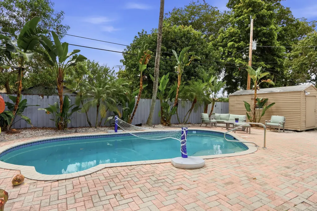 720 NE 7th Street Pompano Beach FL 33060