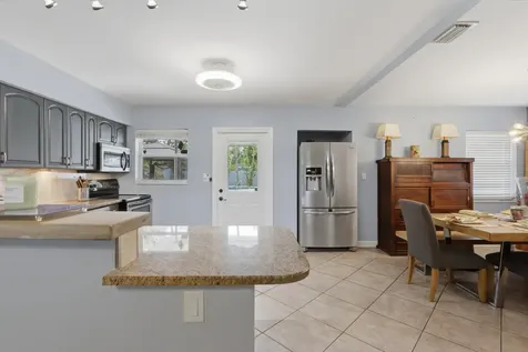 720 NE 7th Street Pompano Beach FL 33060