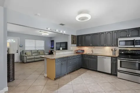 720 NE 7th Street Pompano Beach FL 33060