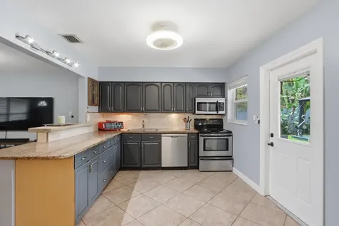 720 NE 7th Street Pompano Beach FL 33060