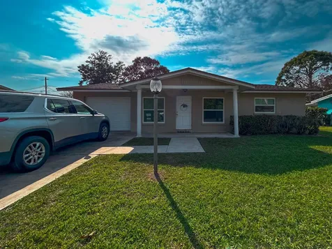 4709 Sunset Boulevard Fort Pierce FL 34982