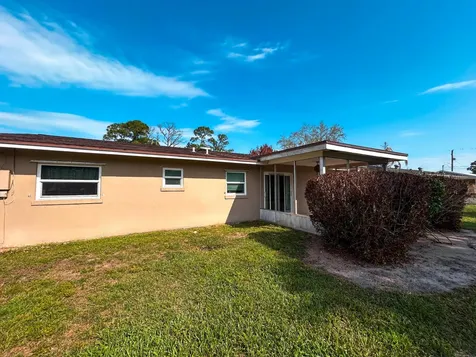 4709 Sunset Boulevard Fort Pierce FL 34982