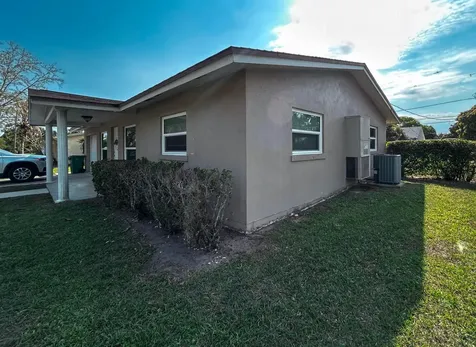 4709 Sunset Boulevard Fort Pierce FL 34982