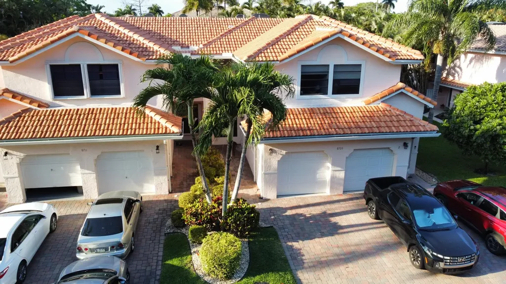 8705 Vía Giula Boca Raton FL 33496