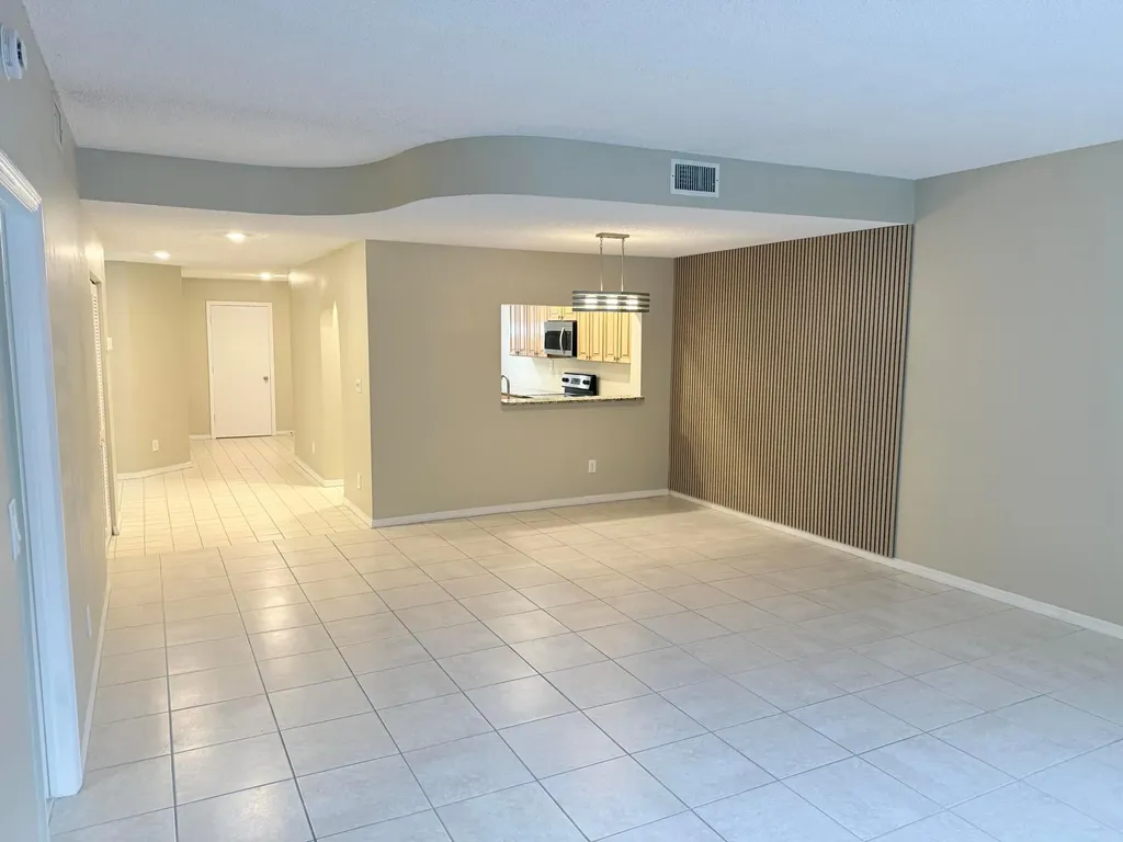 8705 Vía Giula Boca Raton FL 33496