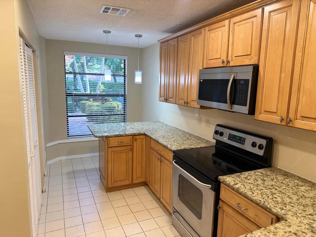 8705 Vía Giula Boca Raton FL 33496