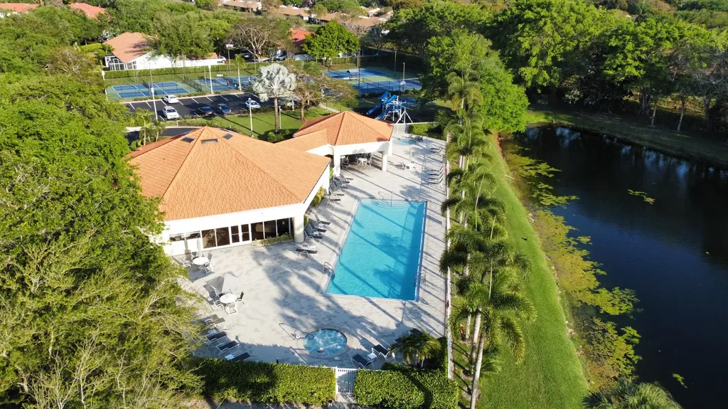 8705 Vía Giula Boca Raton FL 33496