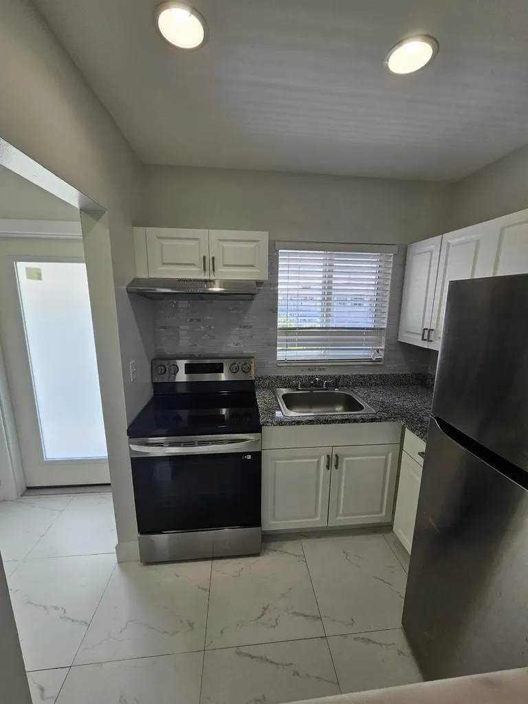 1115 Lake Terrace Boynton Beach FL 33426