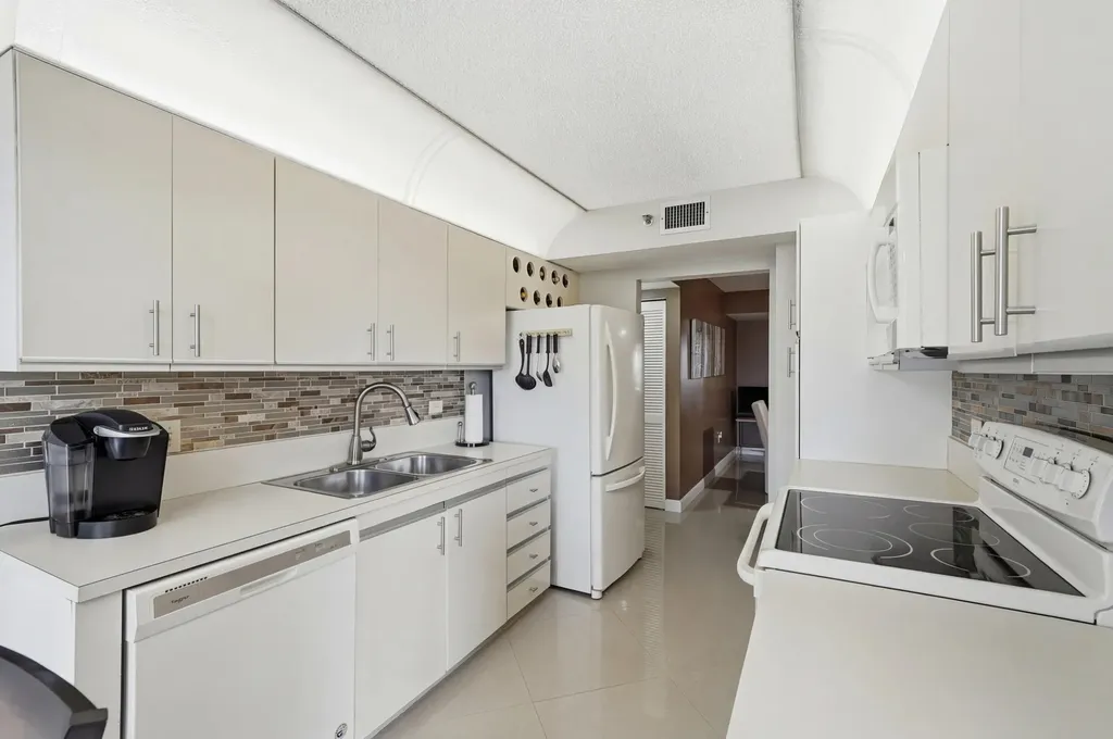 1201 S Ocean Drive Hollywood FL 33019