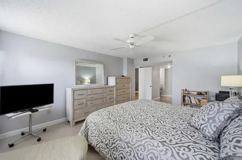 1201 S Ocean Drive Hollywood FL 33019