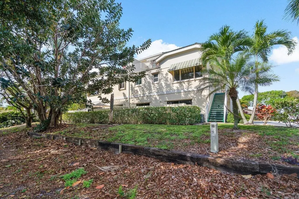 820 Bella Vista Court S Jupiter FL 33477