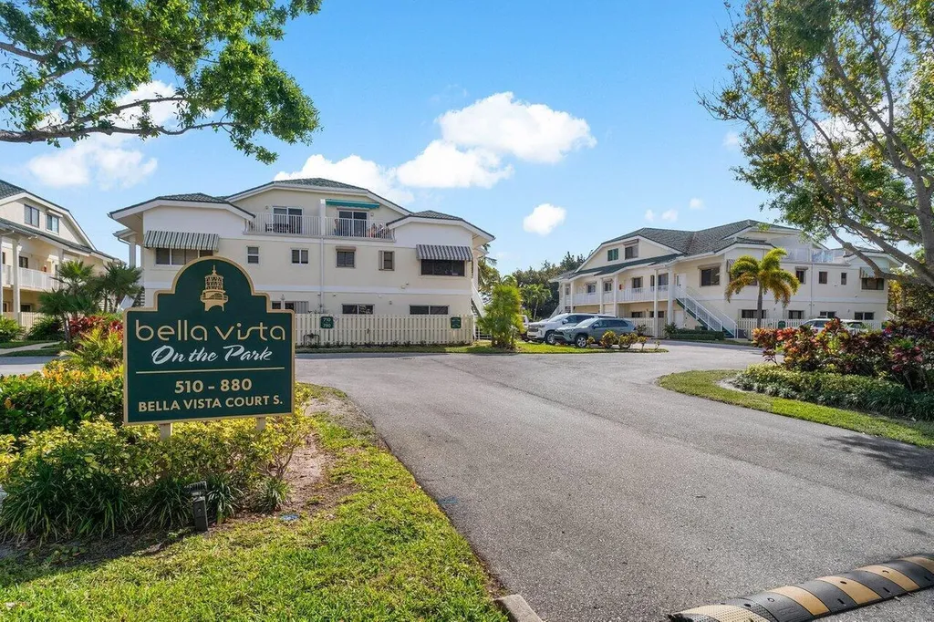 820 Bella Vista Court S Jupiter FL 33477