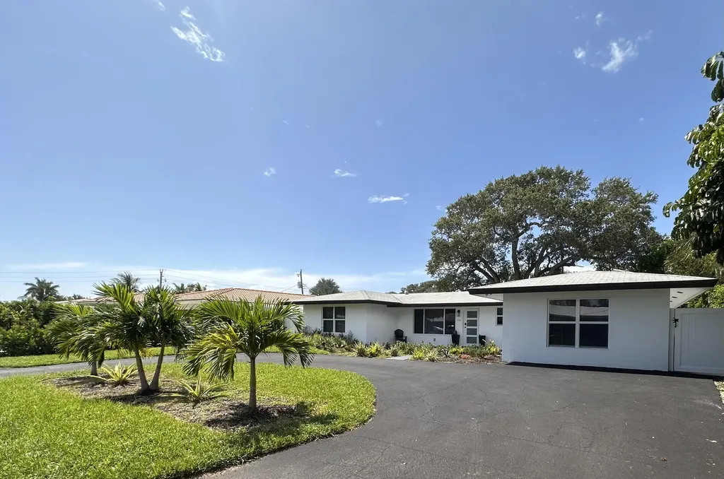 1950 NE 30th Street Lighthouse Point FL 33064
