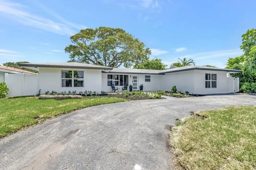 1950 NE 30th Street Lighthouse Point FL 33064