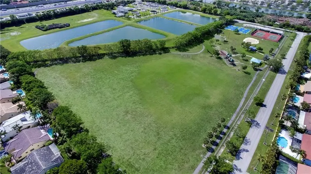 15900 Sedgewyck Circle S Davie FL 33331