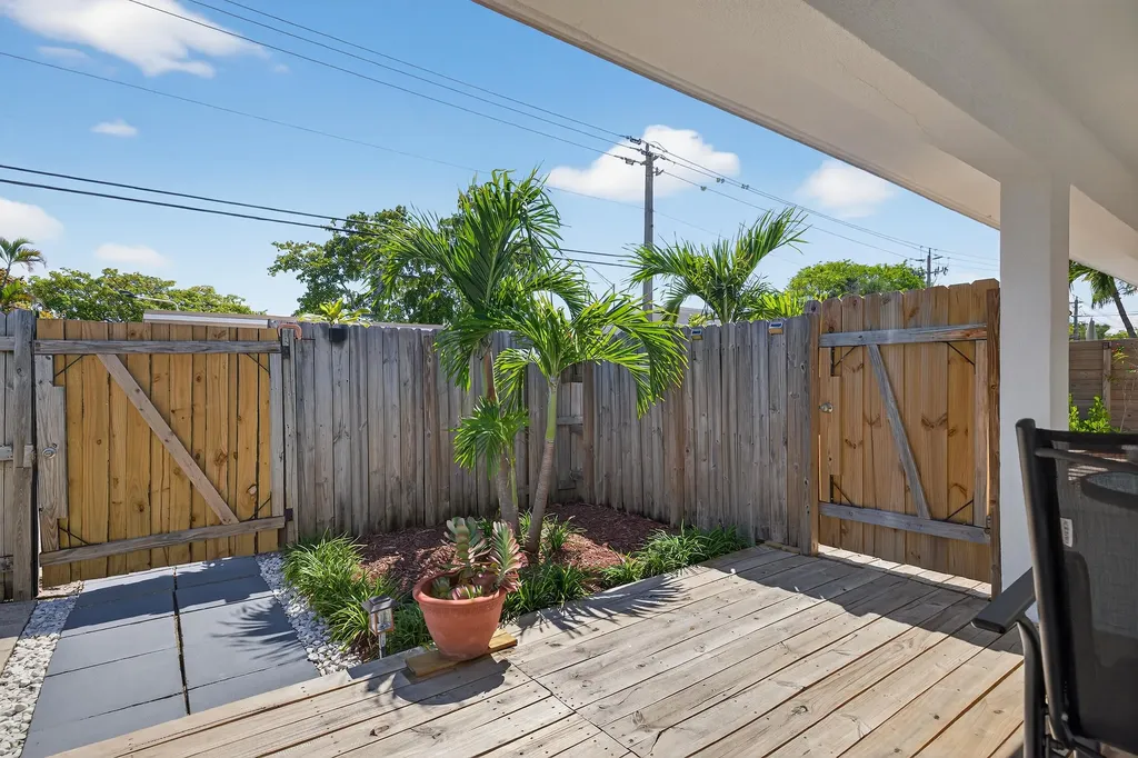 1100 NE 15th Avenue Fort Lauderdale FL 33304