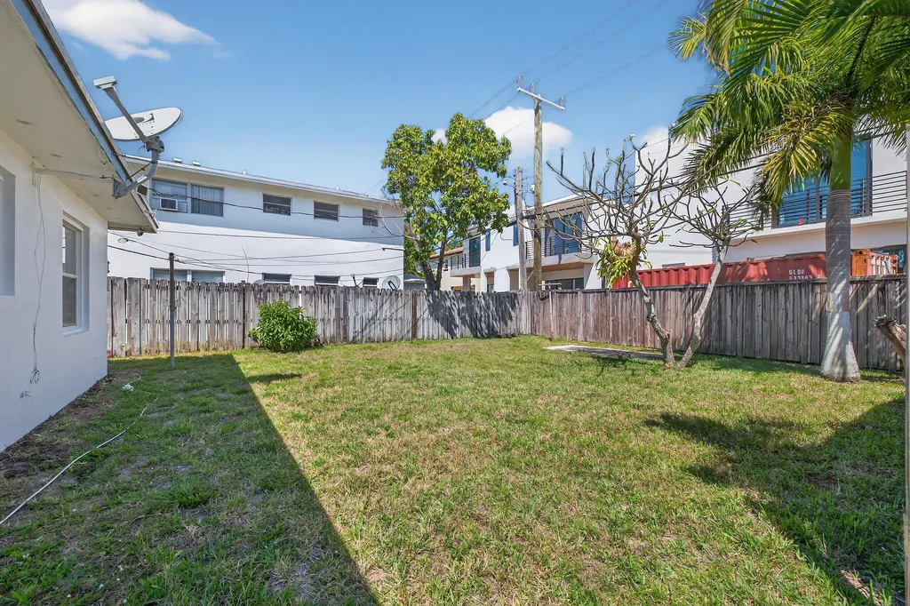 1100 NE 15th Avenue Fort Lauderdale FL 33304