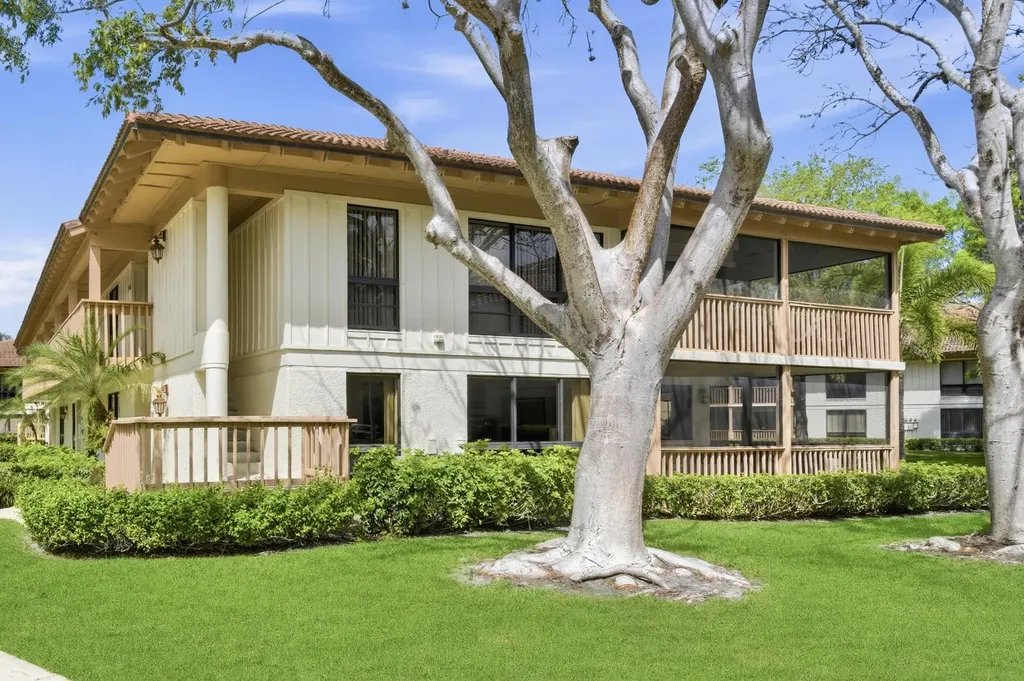 137 Brackenwood Road Palm Beach Gardens FL 33418