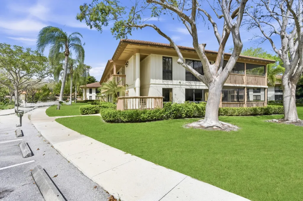 137 Brackenwood Road Palm Beach Gardens FL 33418