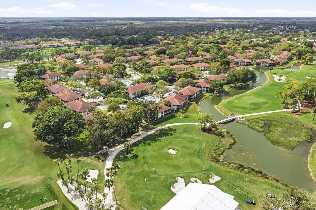 137 Brackenwood Road Palm Beach Gardens FL 33418