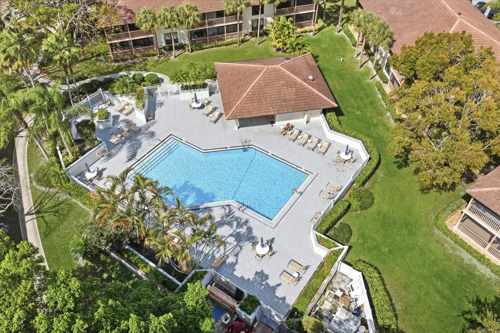 137 Brackenwood Road Palm Beach Gardens FL 33418