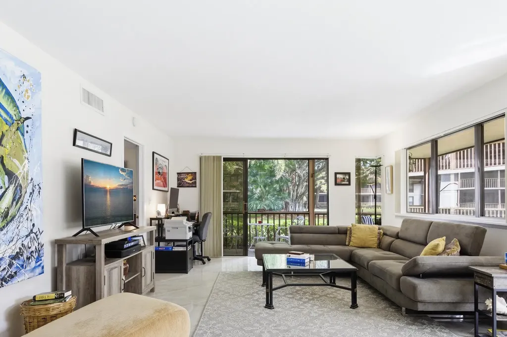 137 Brackenwood Road Palm Beach Gardens FL 33418