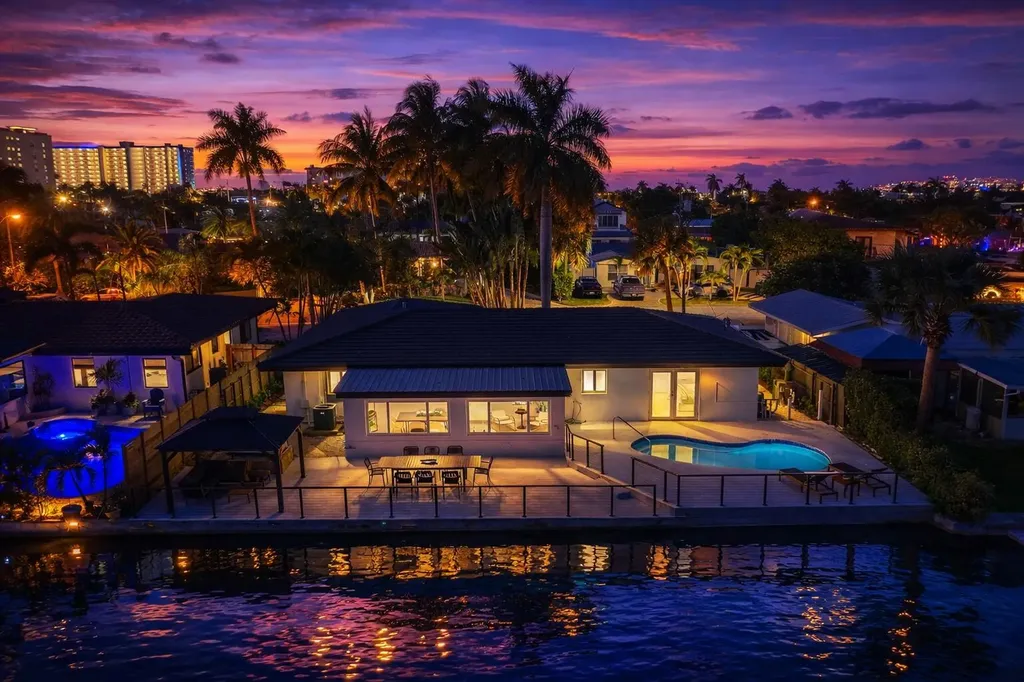 2280 SE 10th Court Pompano Beach FL 33062