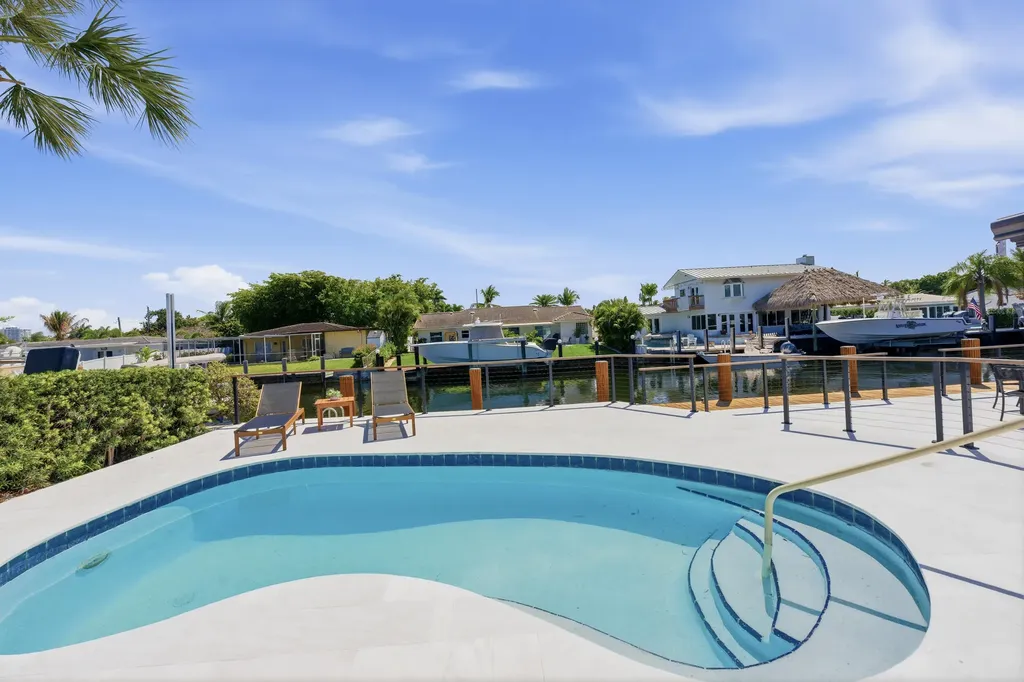 2280 SE 10th Court Pompano Beach FL 33062