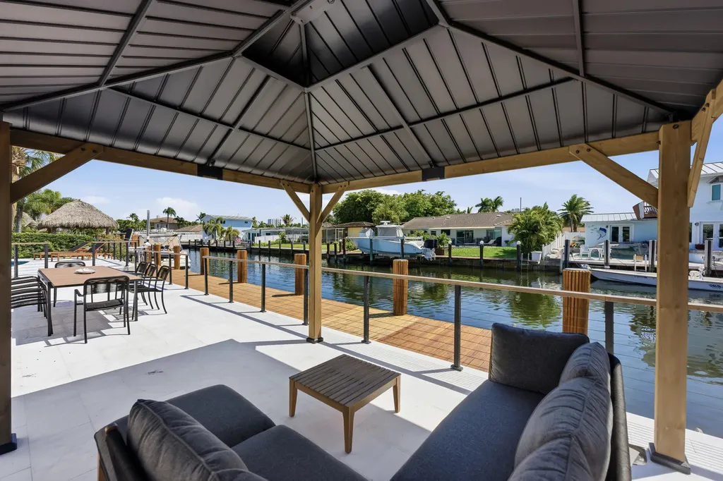 2280 SE 10th Court Pompano Beach FL 33062