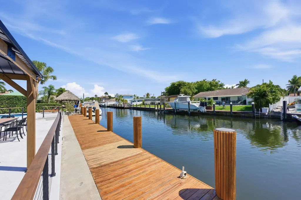 2280 SE 10th Court Pompano Beach FL 33062