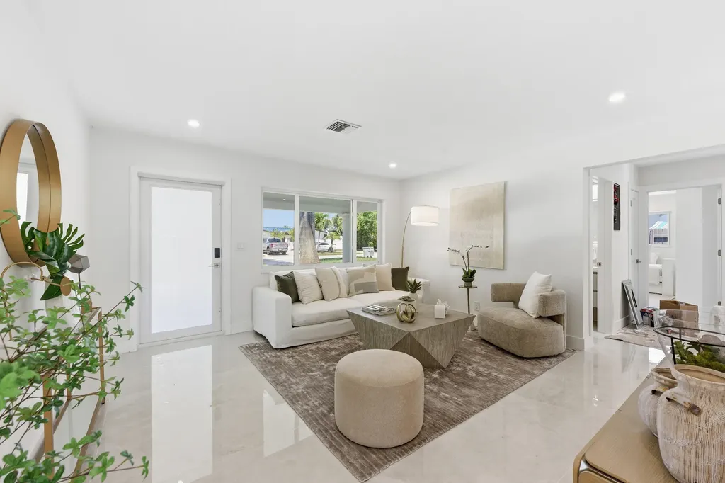 2280 SE 10th Court Pompano Beach FL 33062