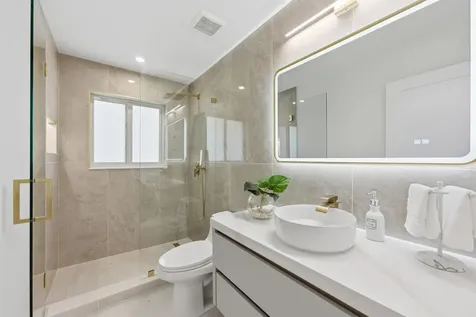 2280 SE 10th Court Pompano Beach FL 33062