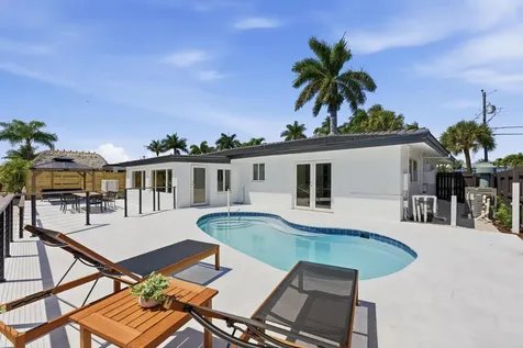 2280 SE 10th Court Pompano Beach FL 33062